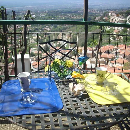 Monolocale All' Interno Del Castello De Farro 로카디파파